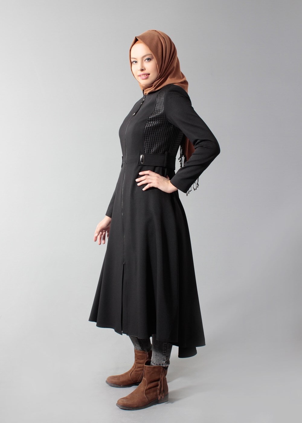 Tesettür giyim SİYAH ASİMETRİK KESİM FERMUARLI TRENÇKOT 1605