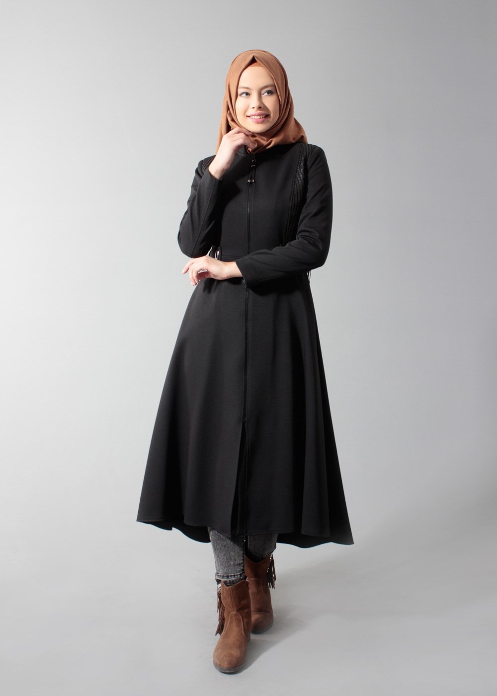 Tesettür giyim SİYAH ASİMETRİK KESİM FERMUARLI TRENÇKOT 1605