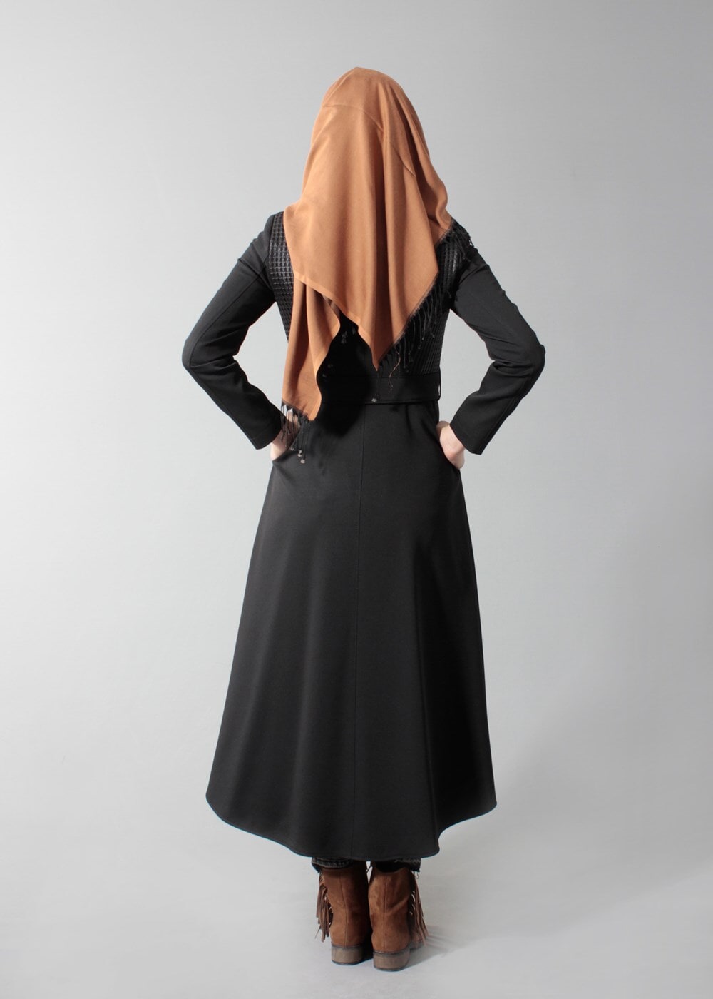 Tesettür giyim SİYAH ASİMETRİK KESİM FERMUARLI TRENÇKOT 1605