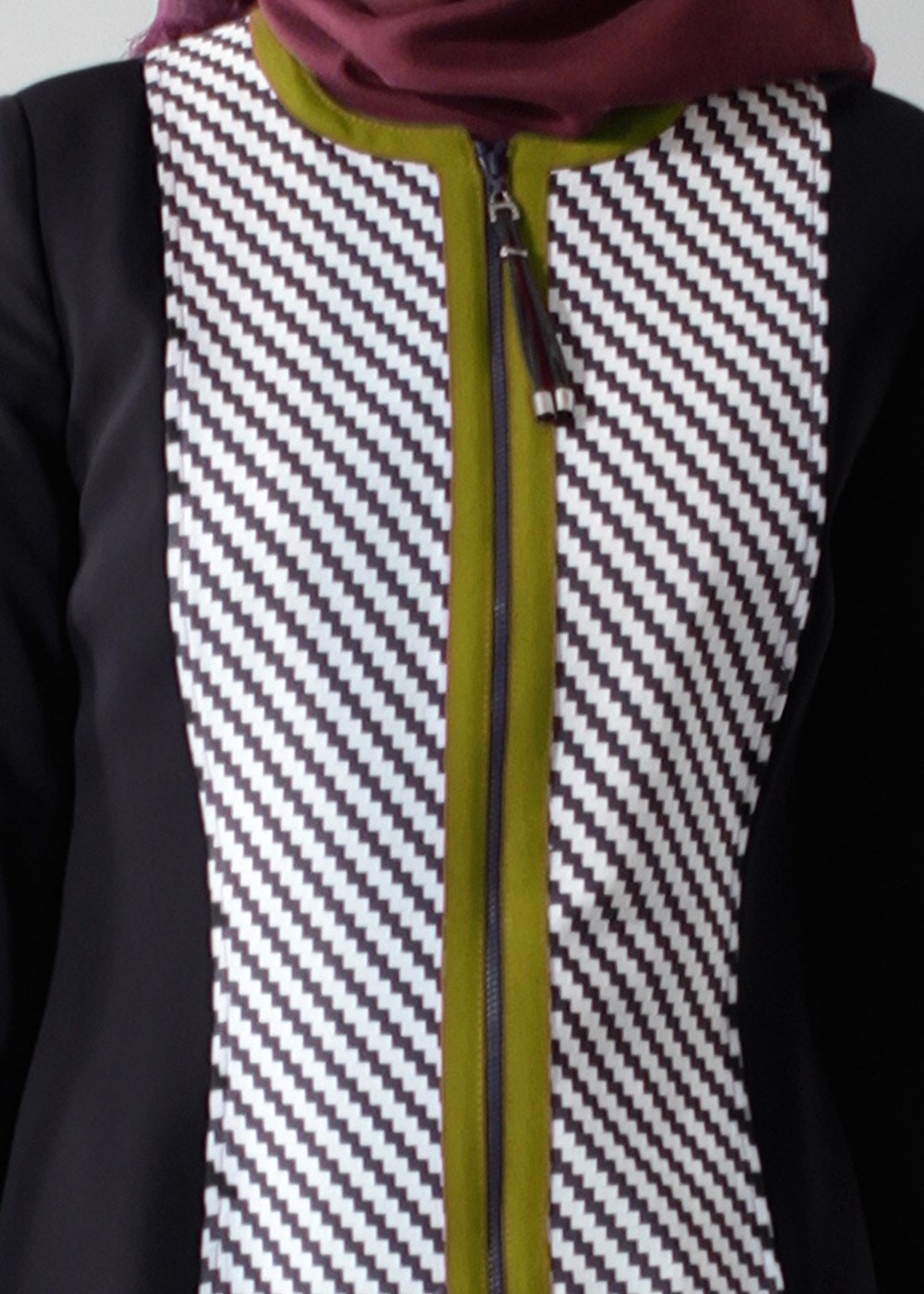 Tesettür giyim SİYAH FERMUARLI ZİKZAK DESEN BİSİKLET YAKA TRENÇKOT 1624