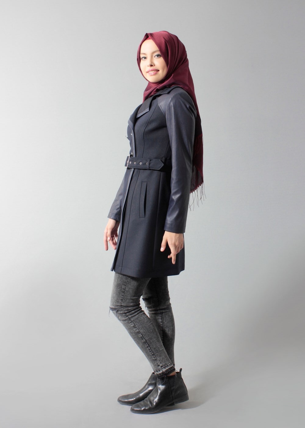 Tesettür giyim LACİVERT KEMERLİ KOLLARI DERİ TRENÇKOT 1661