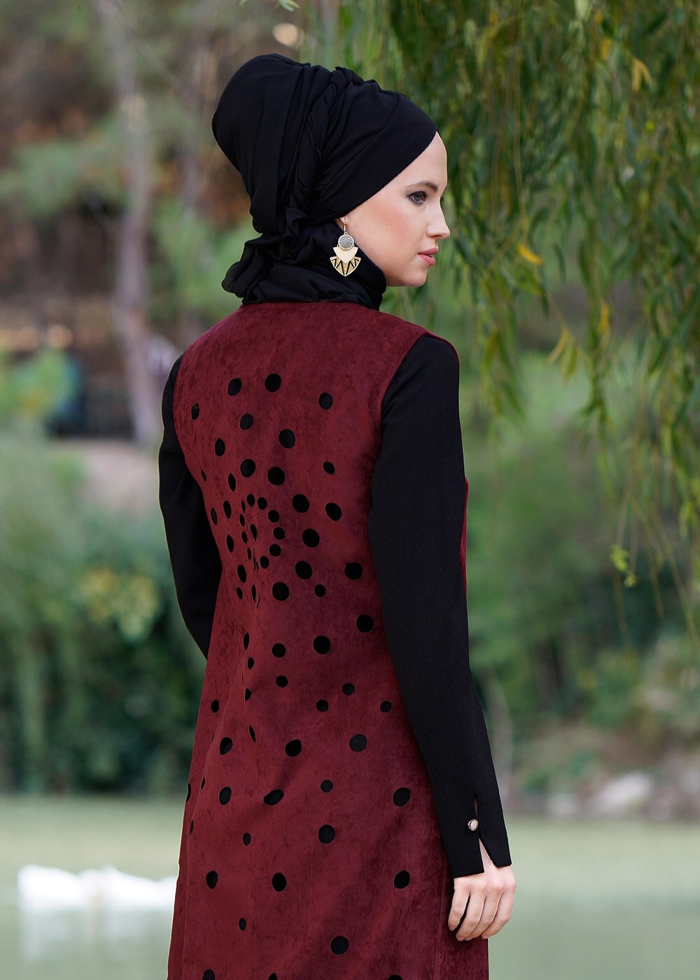 Vêtements hijab ROUGE BORDEAUX GILET EN DAIM À EMBELI 9528 