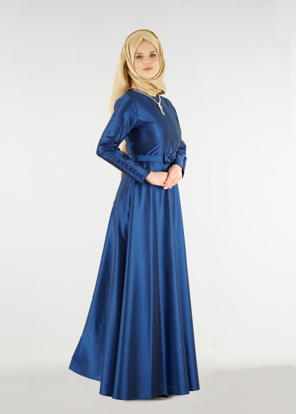 Tesettür giyim LACİVERT FİYONK DETAYLI KOLYELİ ABİYE ELBİSE 2519 
