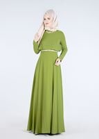 Tesettür giyim YEŞİL YAKASI TAŞ AKSESUARLI KEMERLİ ABİYE ELBİSE 5240