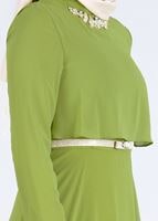 Tesettür giyim YEŞİL YAKASI TAŞ AKSESUARLI KEMERLİ ABİYE ELBİSE 5240