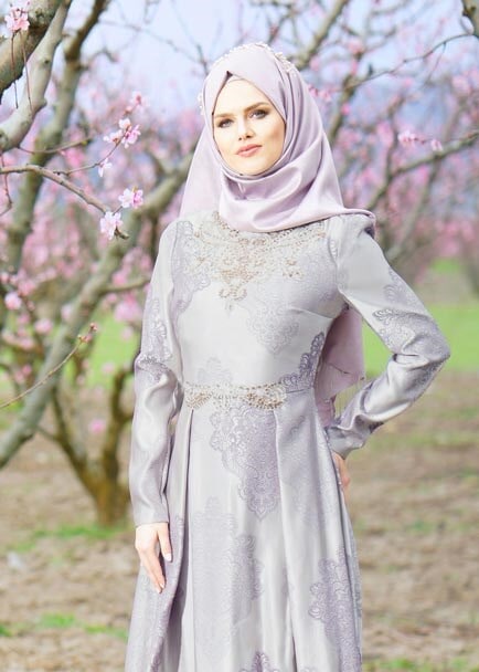 Tesettür giyim BEJ HAKİM YAKA BONCUK İŞLEMELİ ABİYE ELBİSE  5637 