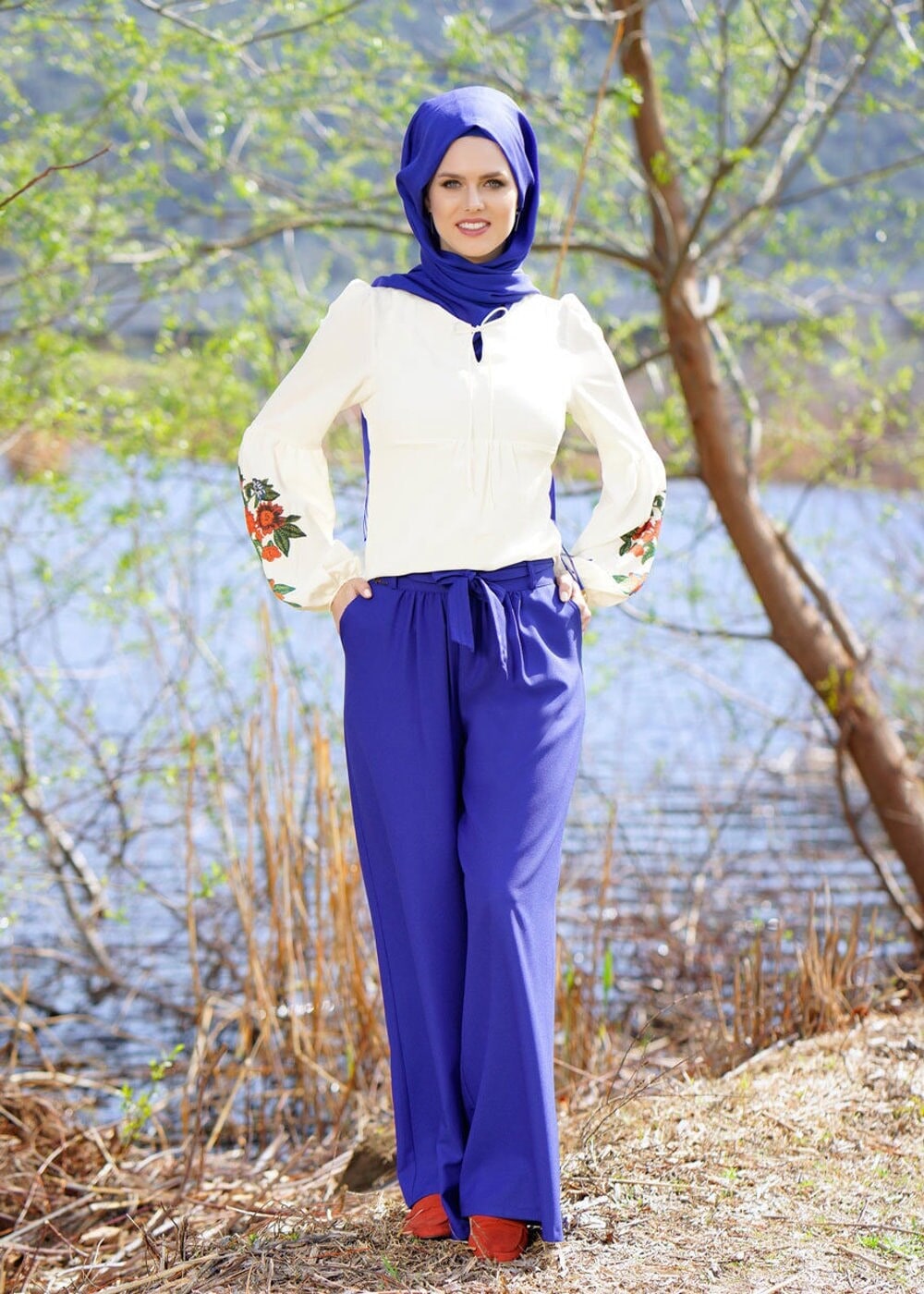 Vêtements hijab CRÈME BLOUSE BRODÉE 417