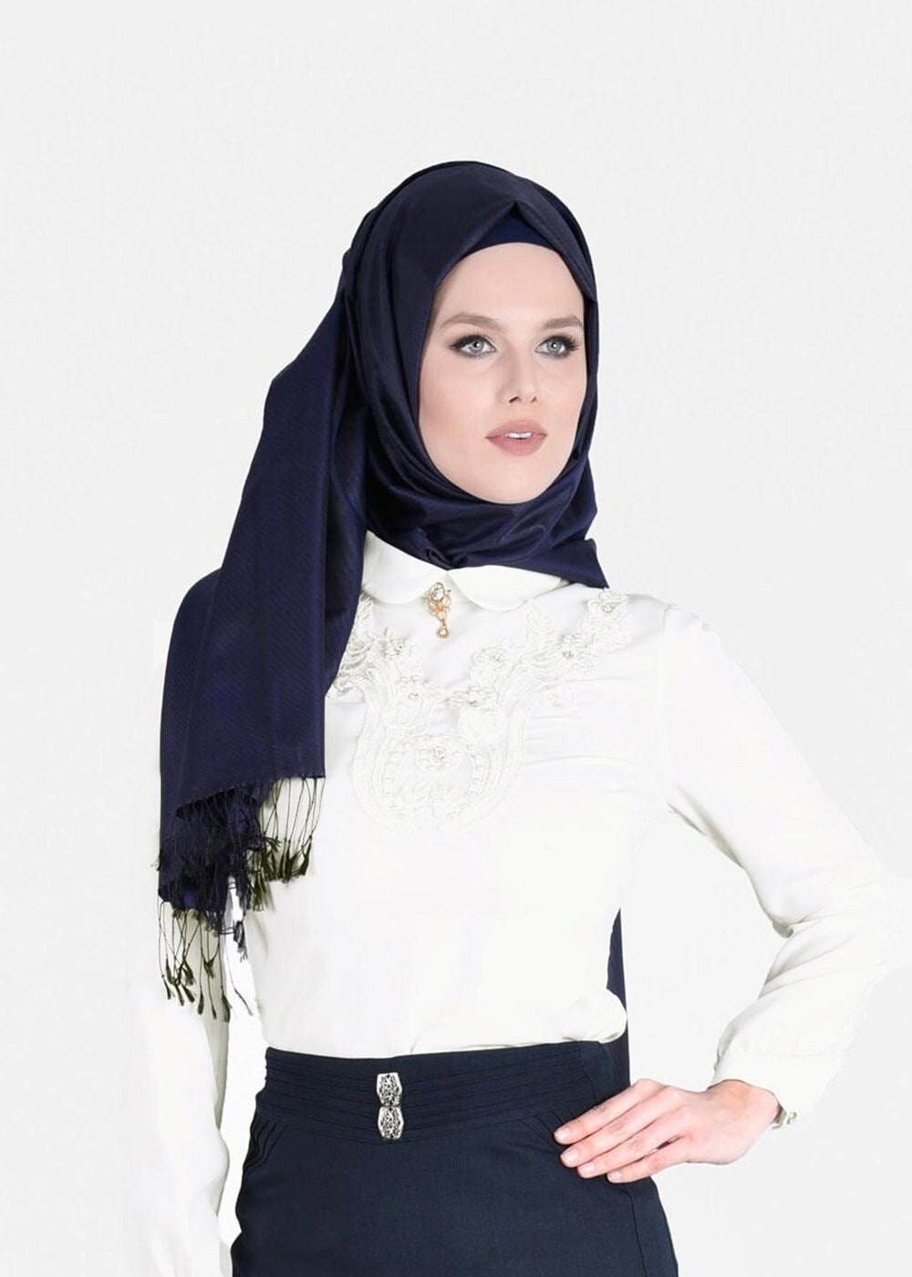 Vêtements hijab BLANC BLOUSE DENTELLE BRODÉE 2575