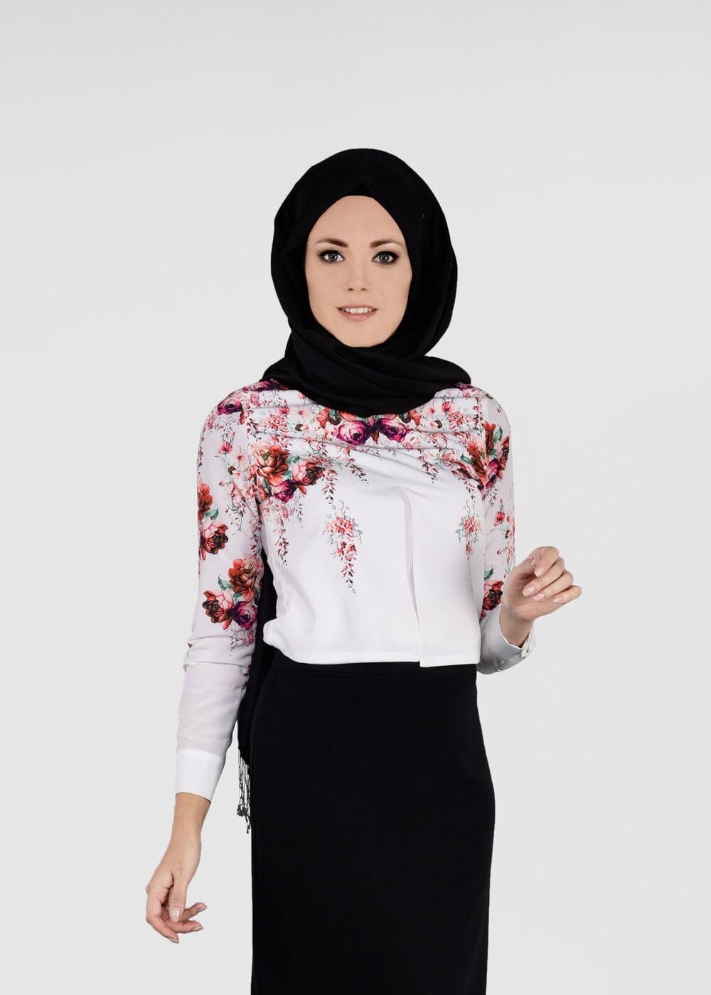 Tesettür giyim KREM ÇİÇEK DESENLİ BLUZ 2601 
