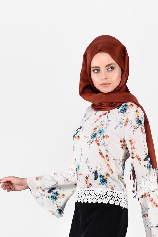 Vêtements hijab ÉCRU BLOUSE MOTIF FLEURI 3011 - TRENDTESETTÜR