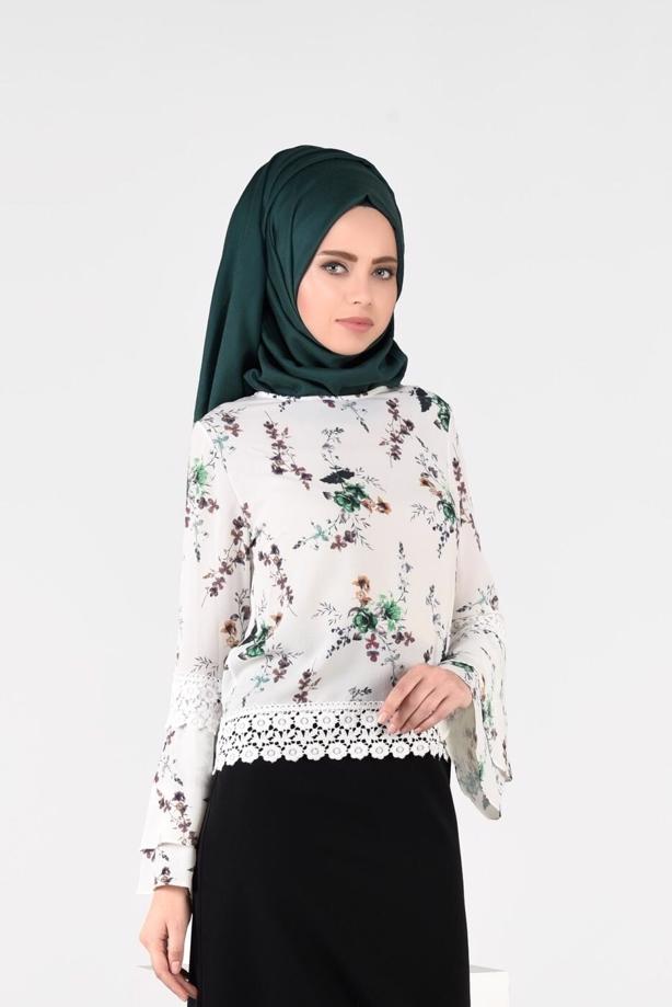 Tesettür giyim EKRU ÇİÇEK DESENLİ BLUZ 3011  - TRENDTESETTÜR