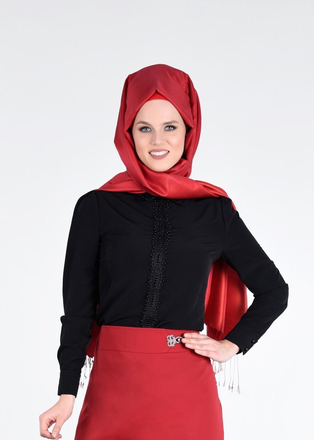 Tesettür giyim SİYAH GÜPÜR DETAYLI BLUZ 4428 