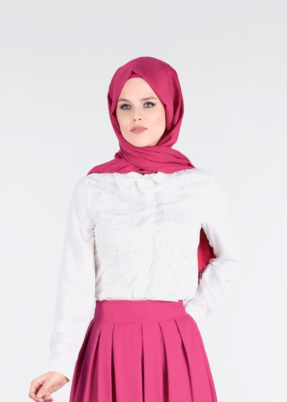 Tesettür giyim KREM GÜPÜR DETAYLI BONCUKLU BLUZ 4438 