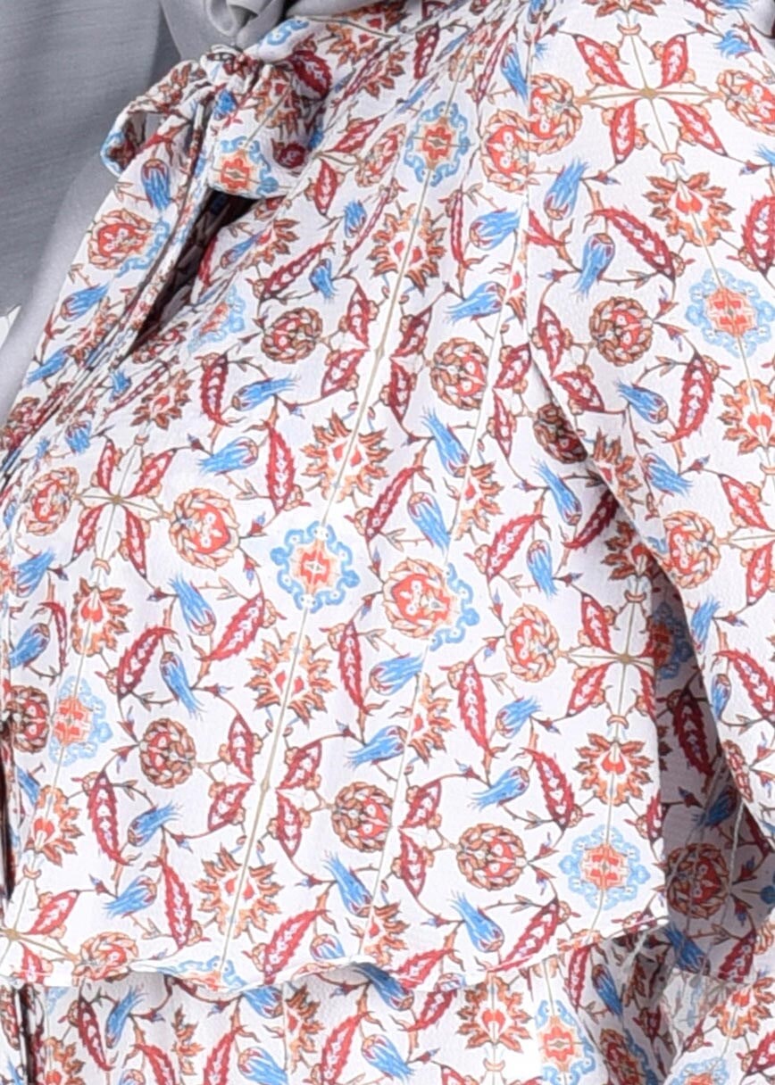 Tesettür giyim MOR YAKASI BAĞLAMA DETAYLI DESENLİ BLUZ 4627 