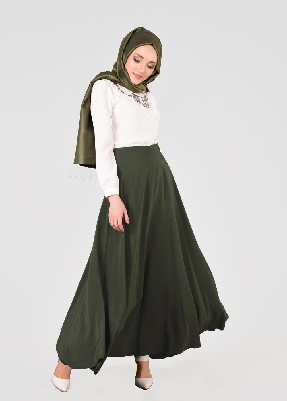 Hijab clothing CREAM EMBROIDERY DETAIL BLOUSE 4975 