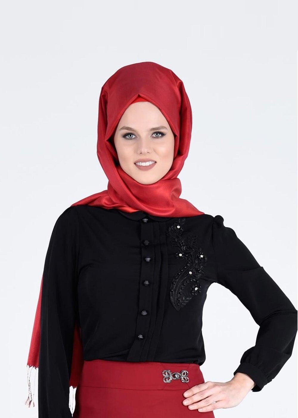 Vêtements hijab NOIR BLOUSE À BOUTONS AVEC DÉTAILS BRODÉS 5875