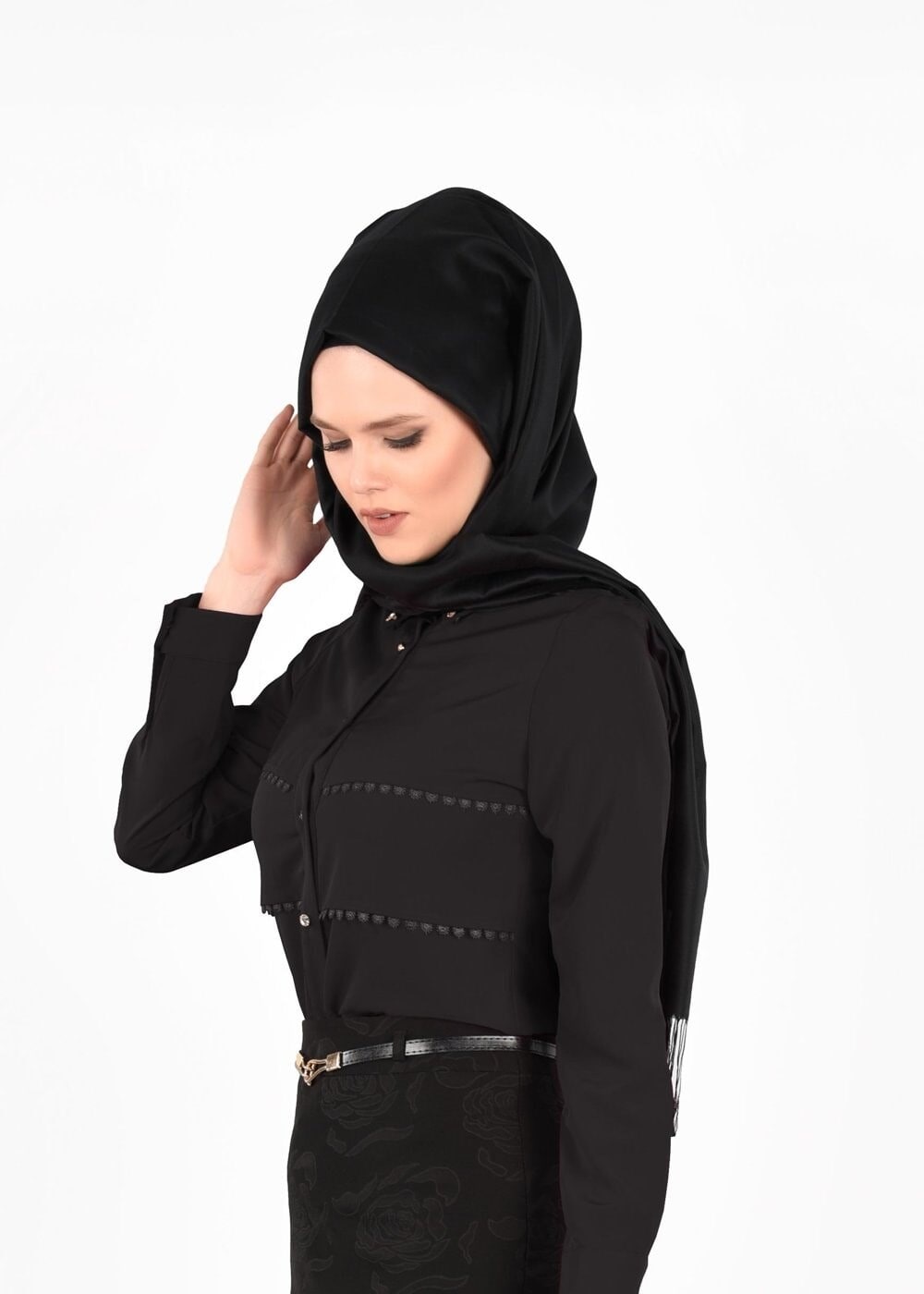 Tesettür giyim SİYAH GÜPÜR DETAYLI BLUZ 8381 