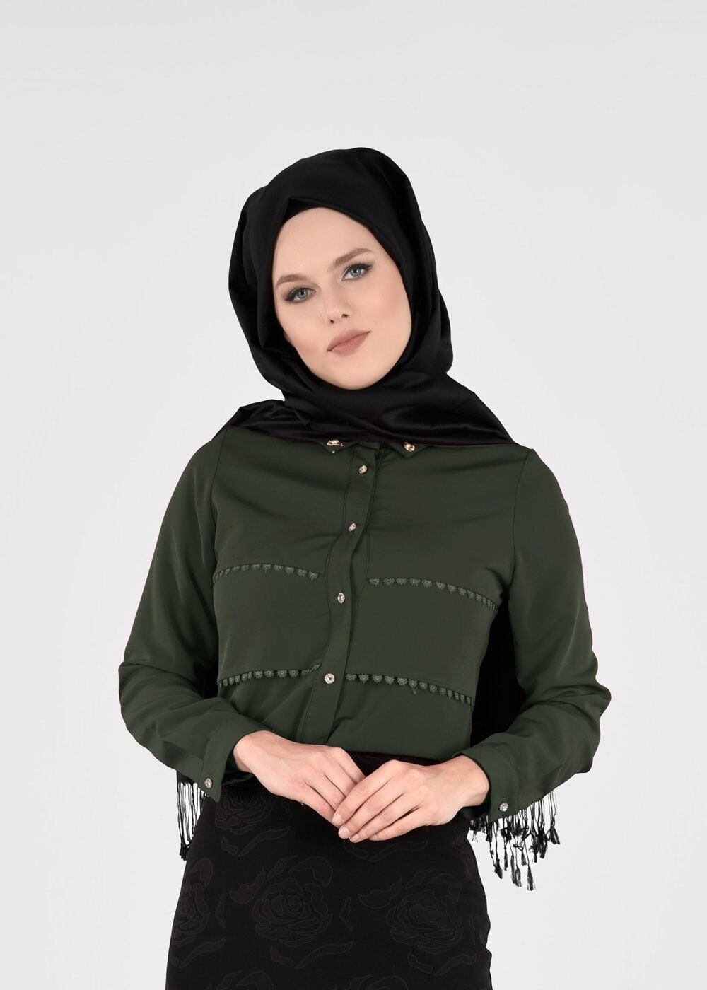 Tesettür giyim HAKİ GÜPÜR DETAYLI BLUZ 8381 