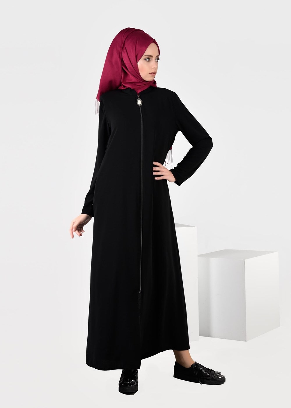 Tesettür giyim SİYAH T 90971 Elegance-Nakış Detaylı Ferace