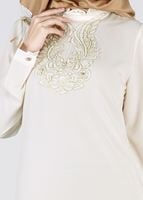 Vêtements hijab CRÈME T 0031 Gürbüz-Boncuk İşlemeli Tunik