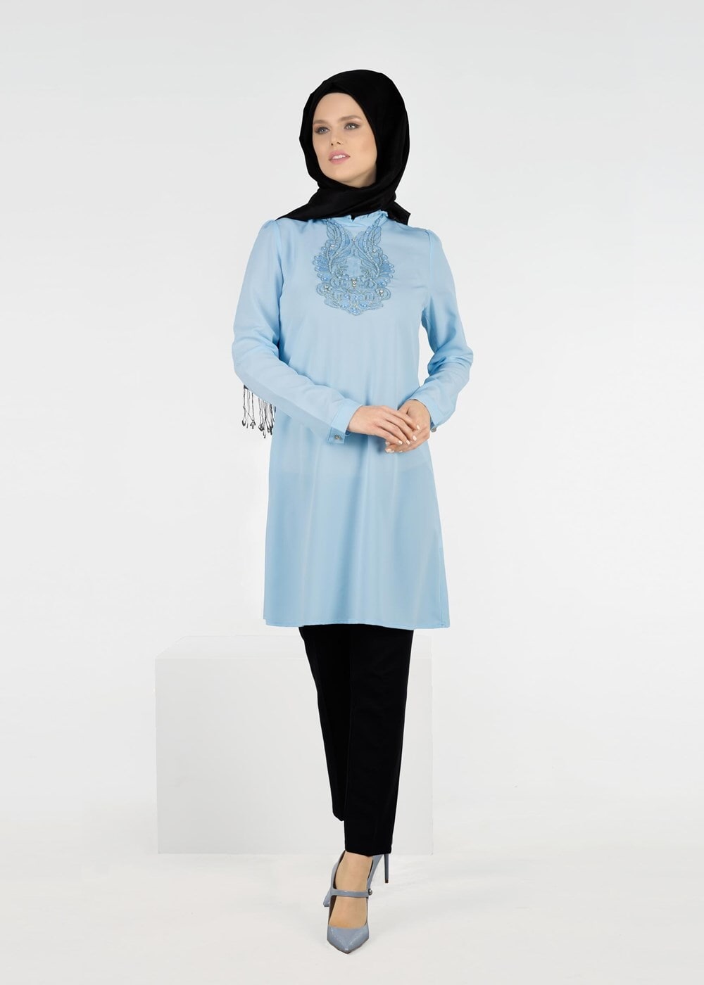 Hijab clothing BLUE T 0031 Gürbüz-Boncuk İşlemeli Tunik