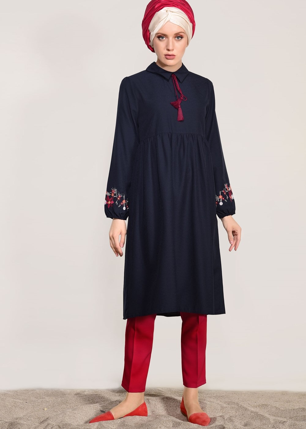 Hijab clothing NAVY BLUE T 0991 Nakış Detaylı Salaş Tunik-Yılmazlar