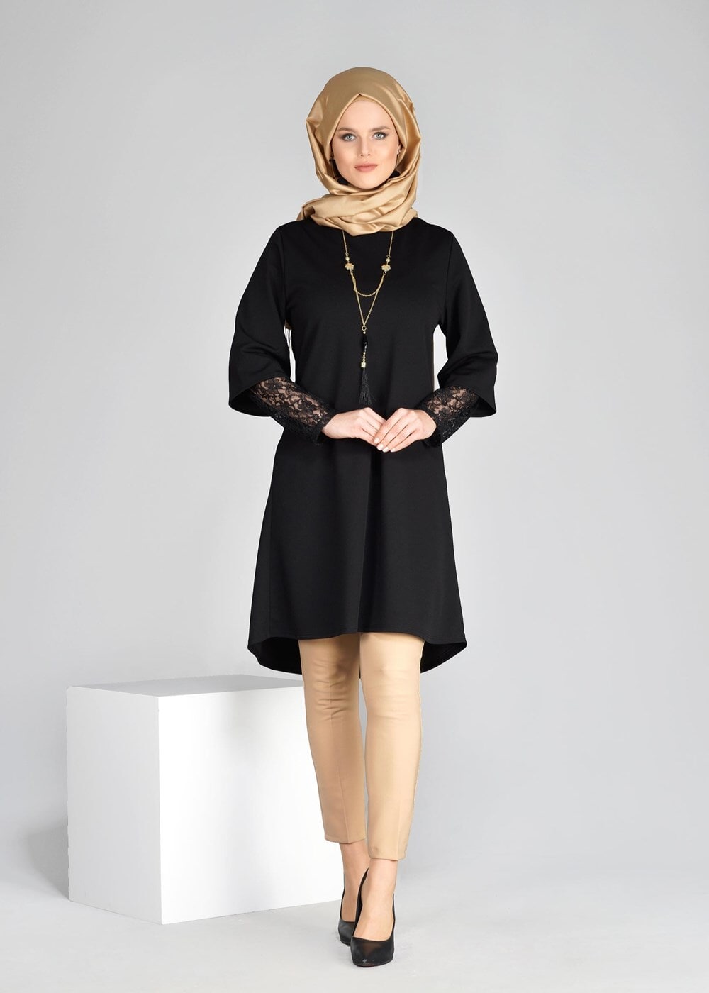 Tesettür giyim SİYAH T 1041  Dantel Detaylı Tunik-ModaBu