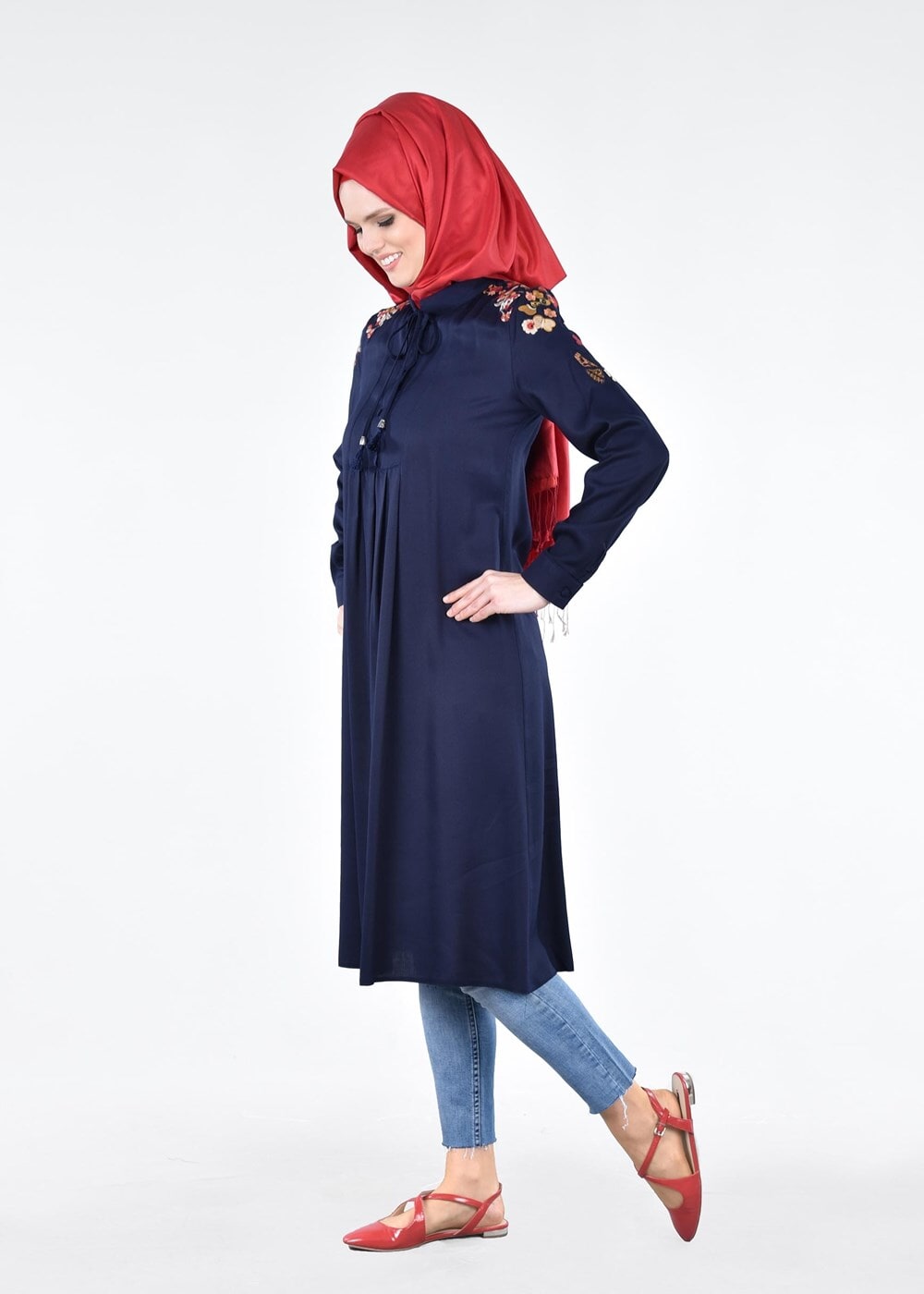 Hijab clothing NAVY BLUE T 1151 ModaHanne- Çiçek Desenli Uzun Tunik