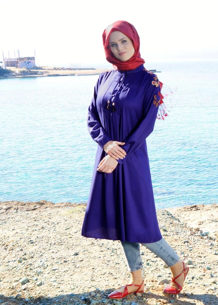 Hijab clothing NAVY BLUE T 1151 ModaHanne- Çiçek Desenli Uzun Tunik