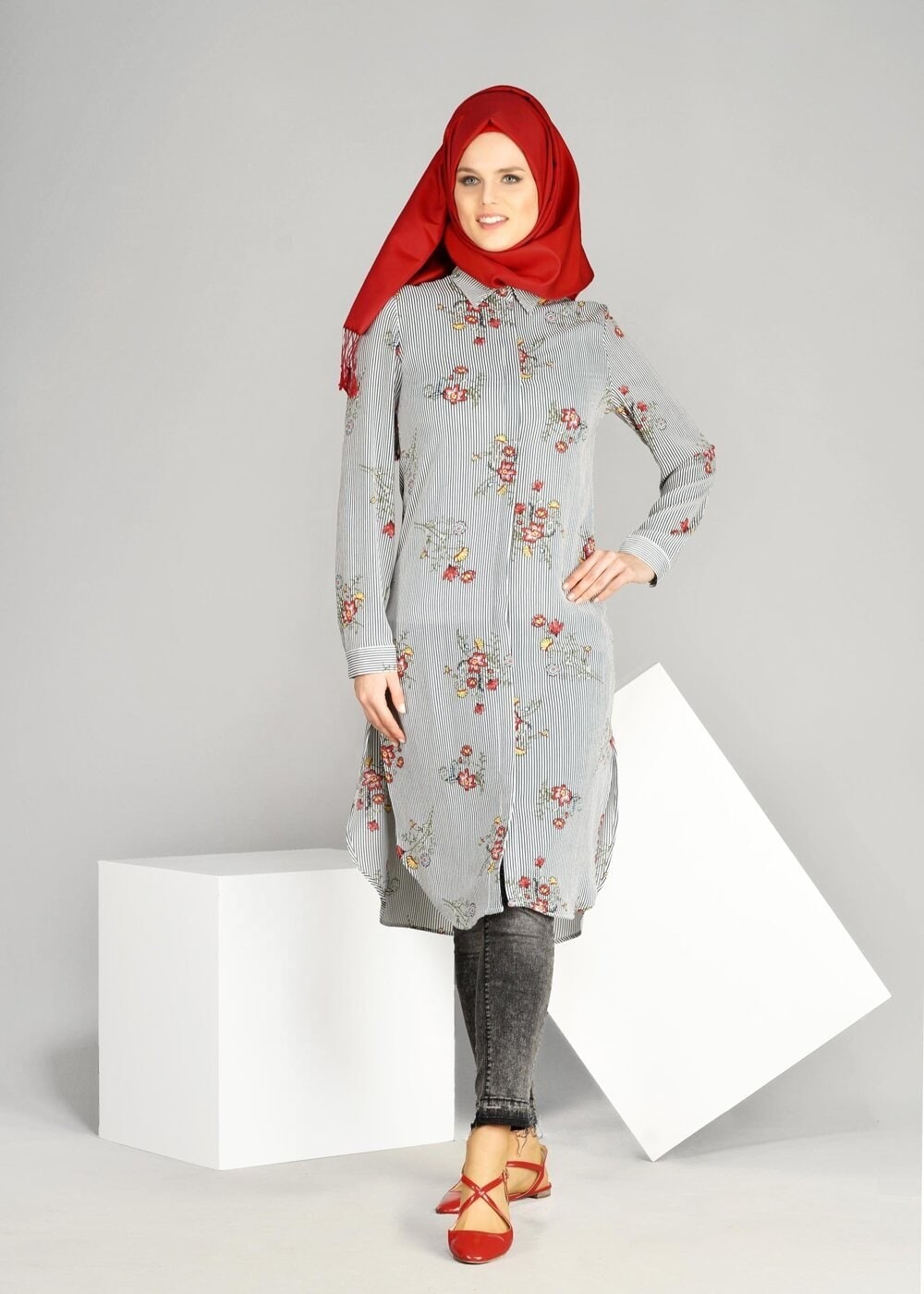 Tesettür giyim SİYAH T 2631 Desenli Krep Tunik-Magazin