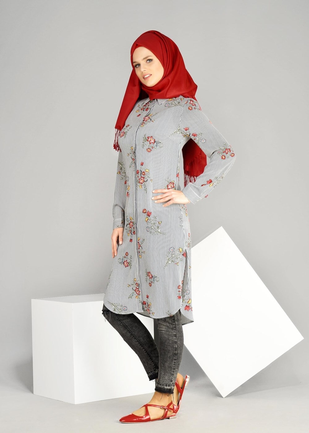 Tesettür giyim SİYAH T 2631 Desenli Krep Tunik-Magazin