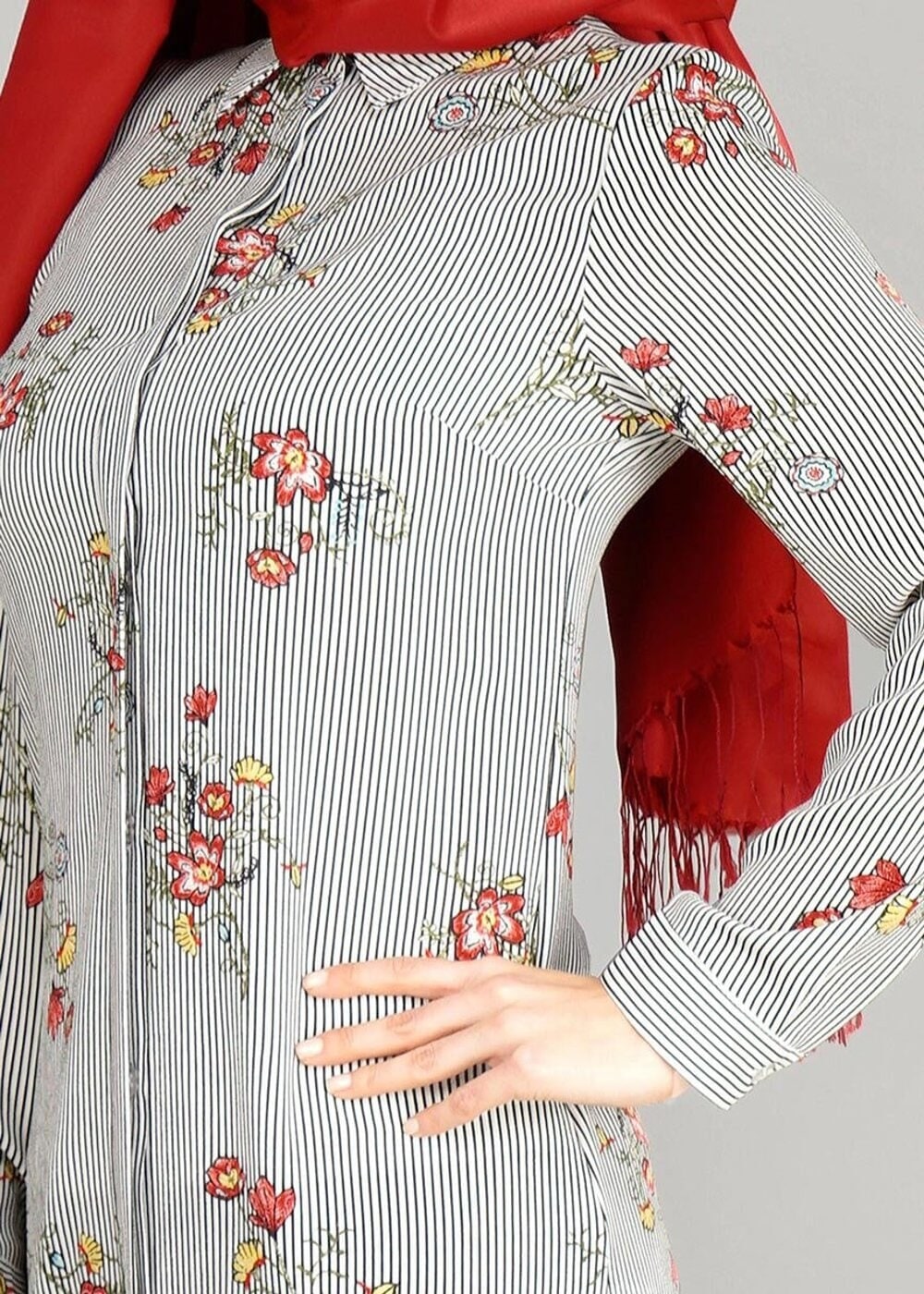 Tesettür giyim SİYAH T 2631 Desenli Krep Tunik-Magazin