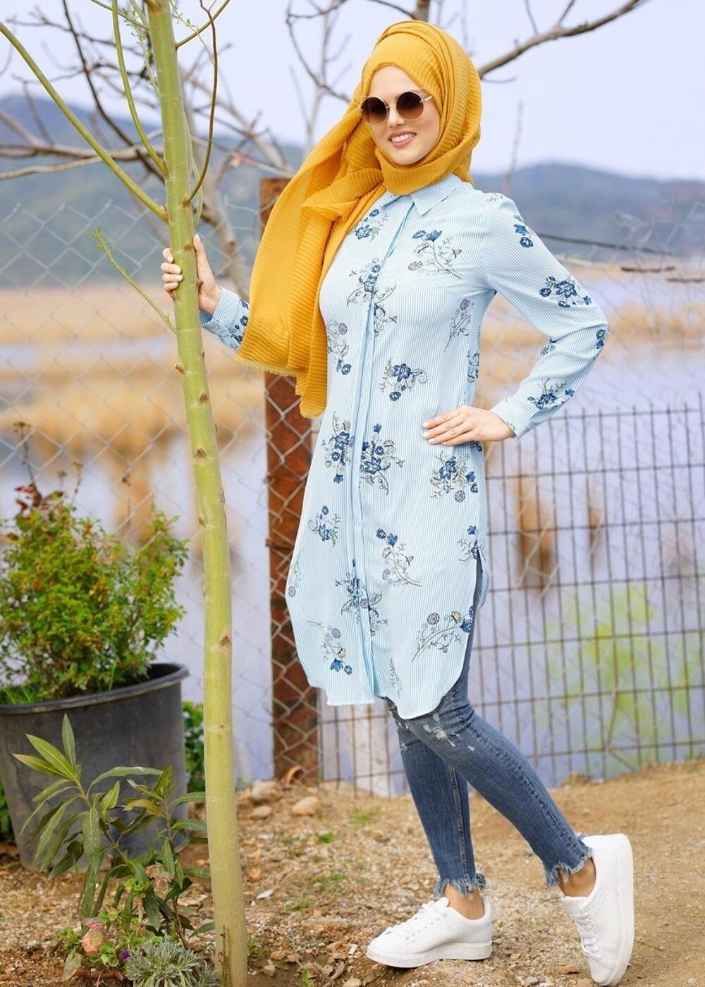 Tesettür giyim MAVİ T 2631 Desenli Krep Tunik-Magazin