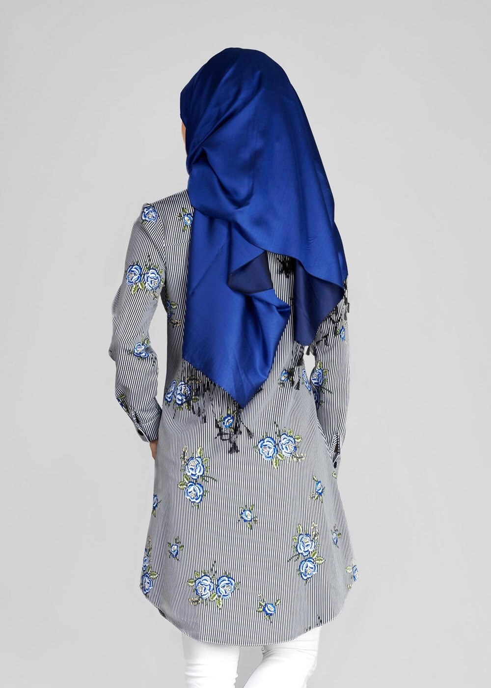 Hijab clothing NAVY BLUE T 4051 ModaHanne-Çiçek Desenli Tunik