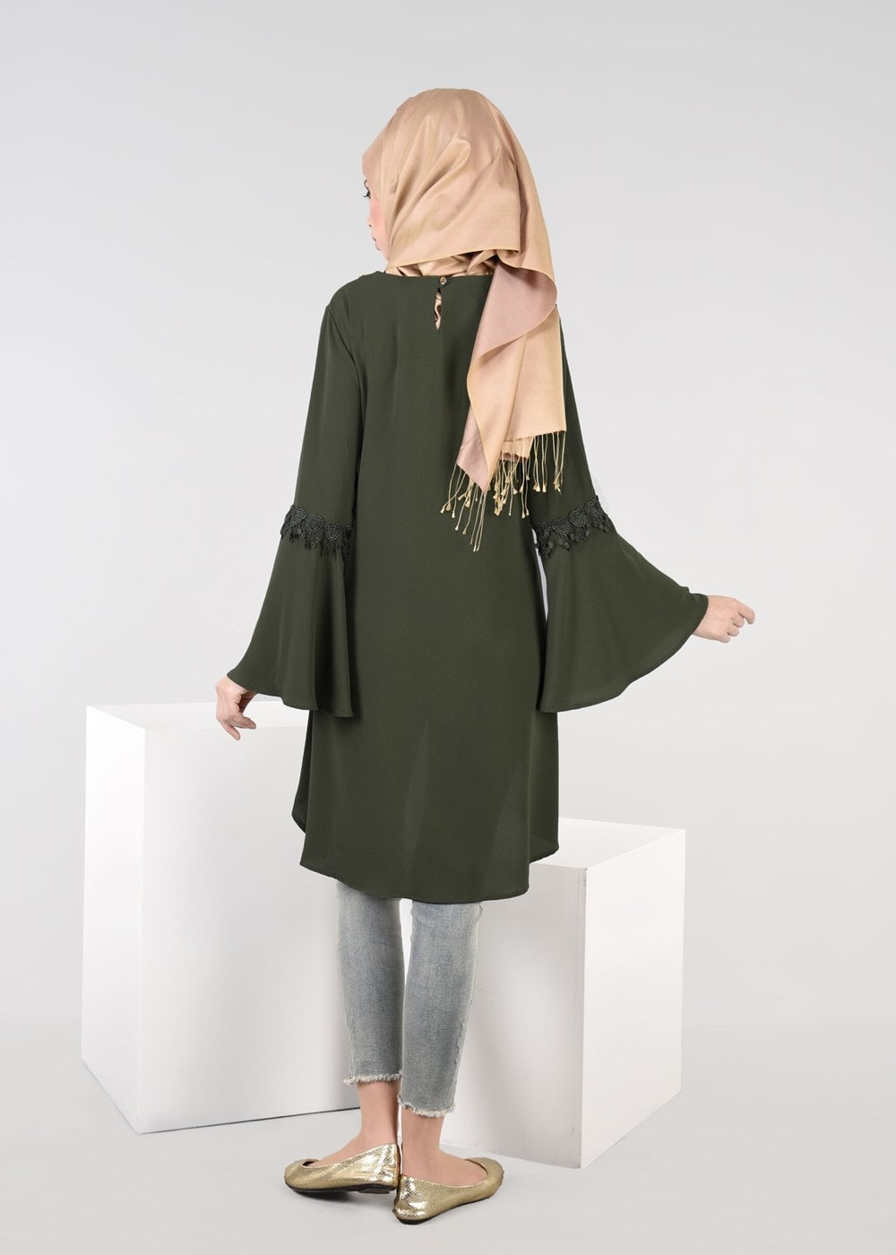 Tesettür giyim HAKİ T 4941 ModaBu- Güpür Detaylı Tunik