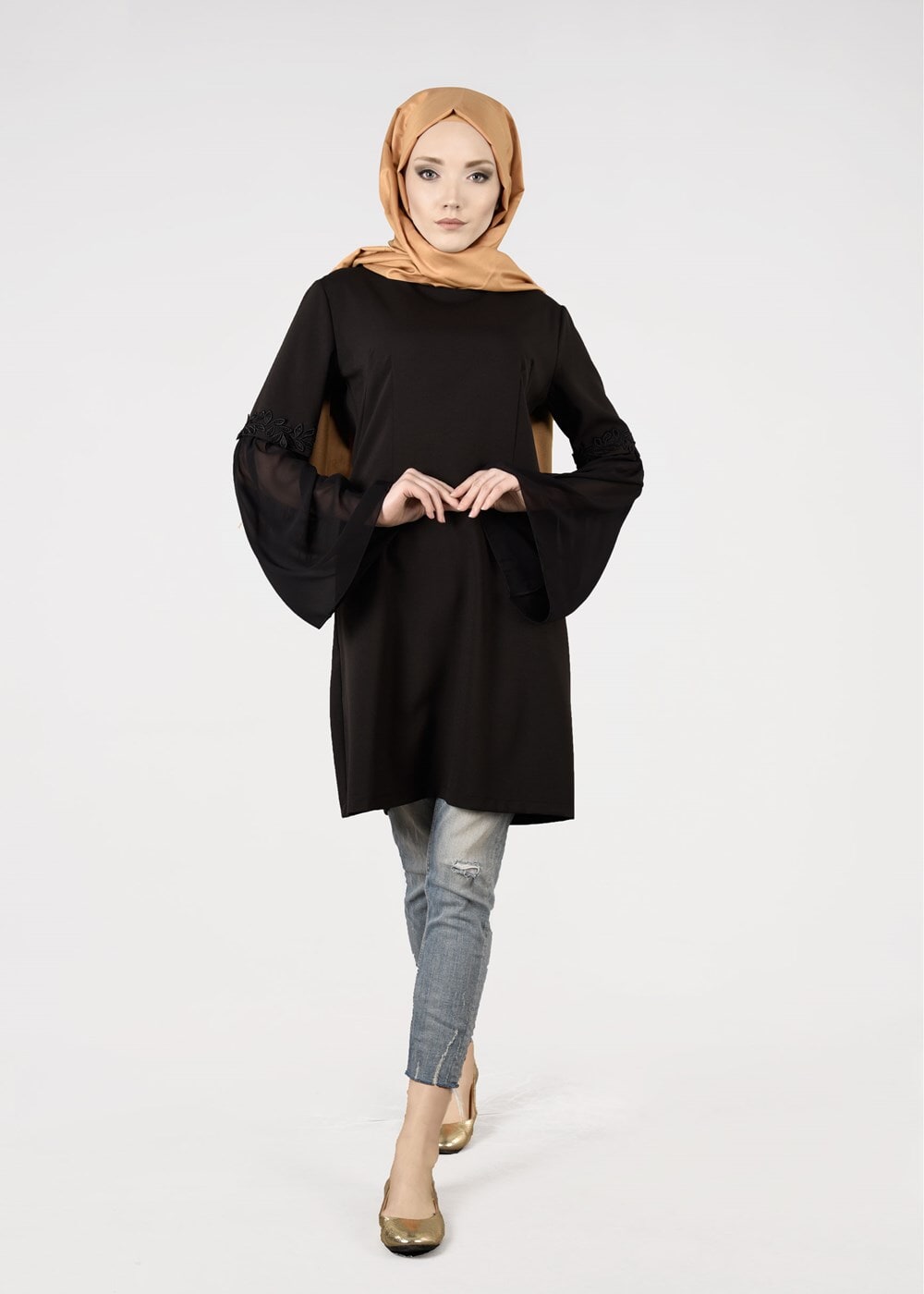Tesettür giyim SİYAH T 5457 Mısra-Güpür Detaylı Tunik