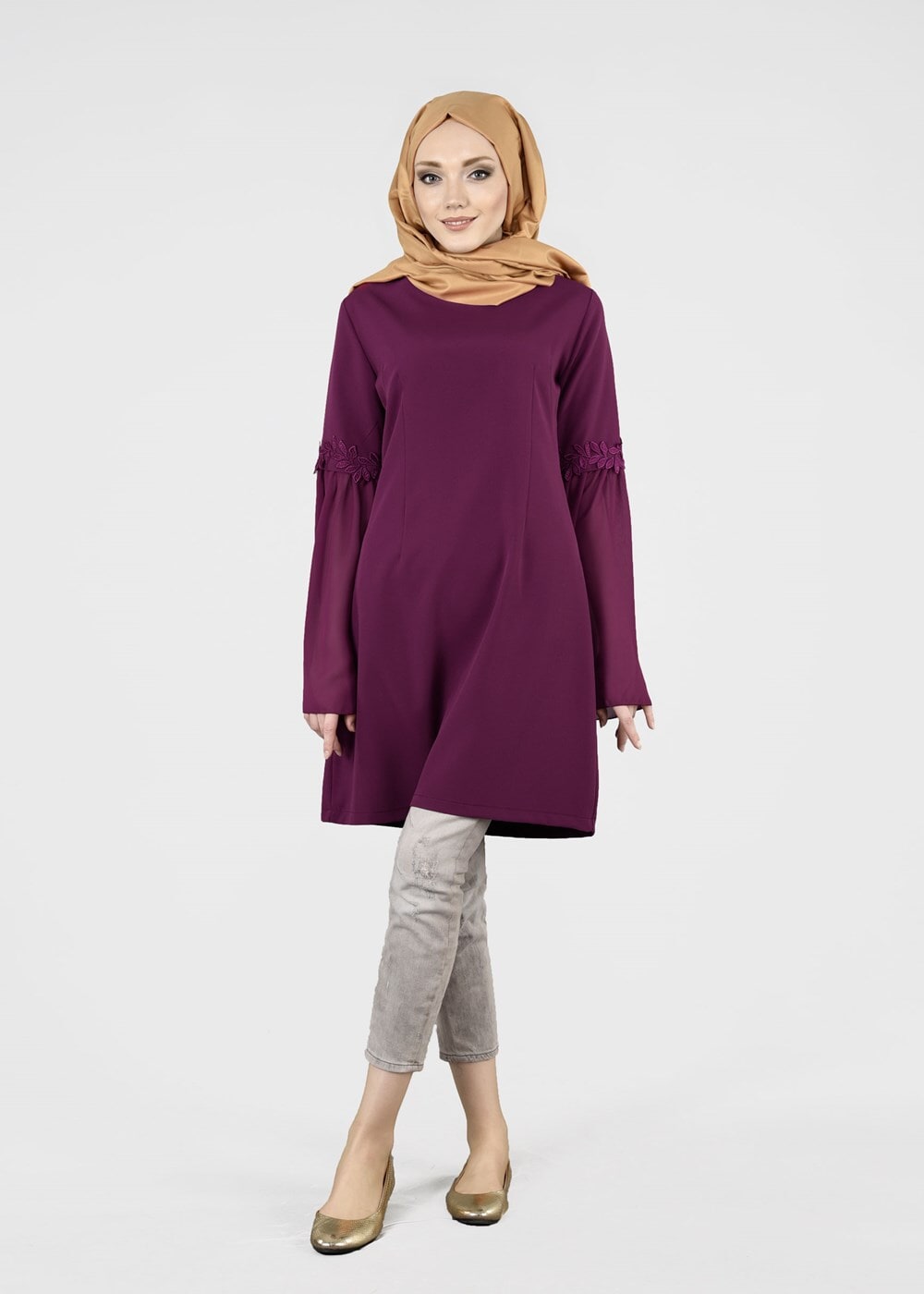 Tesettür giyim MÜRDÜM T 5457 Mısra-Güpür Detaylı Tunik