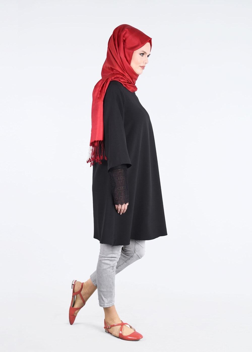 Tesettür giyim SİYAH T 6548 Mısra-Kol Ucu Güpürlü Tunik