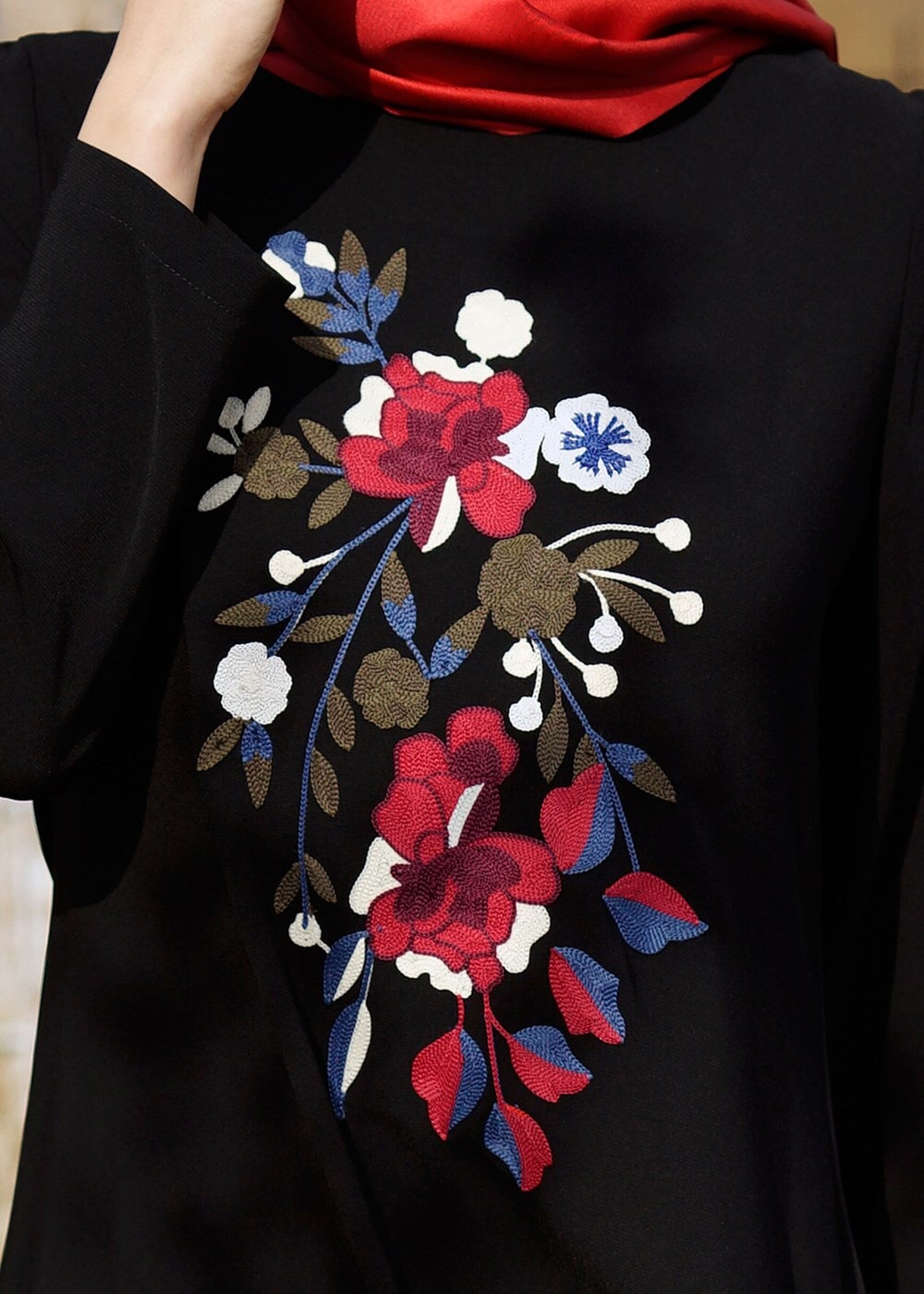 Vêtements hijab NOIR T 9051 ModaHanne-Çiçek Desenli Uzun Tunik