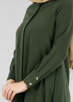 Tesettür giyim HAKİ T 4870 Mısra-Hakim Yaka Düğmeli Kloş Tunik