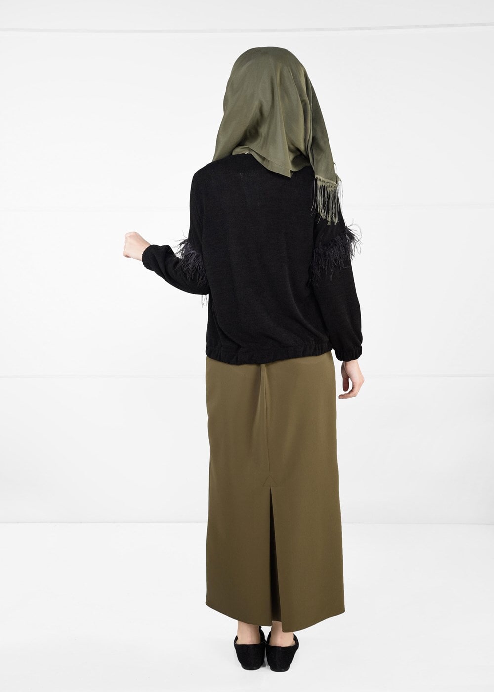 Tesettür giyim SİYAH KOLLARI TÜY DETAYLI BLUZ 56551