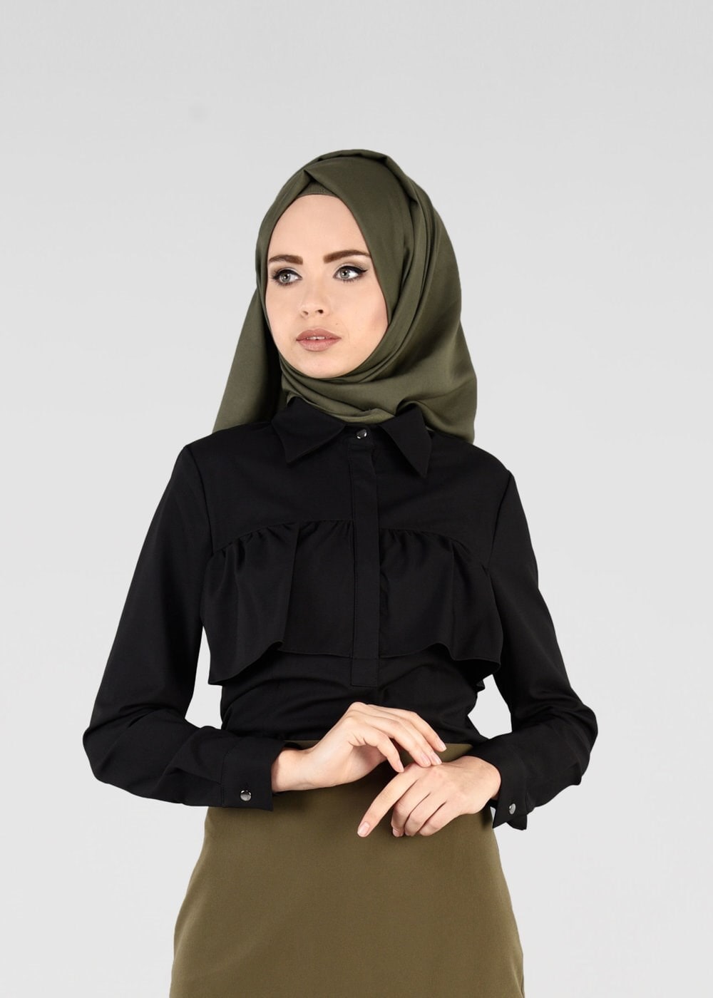 Tesettür giyim SİYAH VOLAN DETAYLI BLUZ 4783