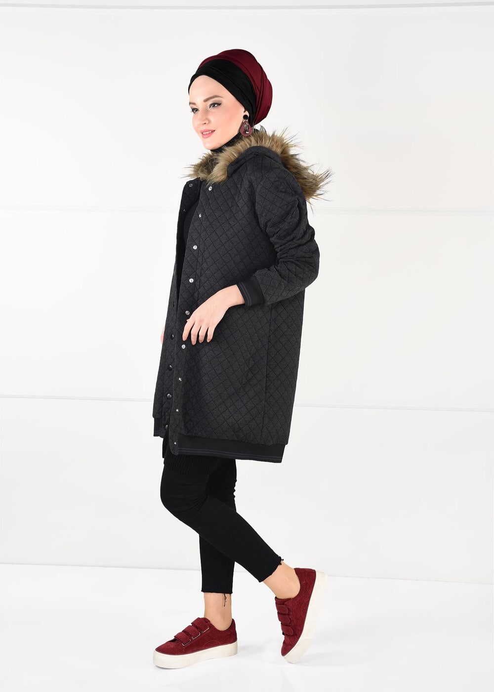 Tesettür giyim GRİ KÜRKLÜ KAPÜŞONLU CEKET 09341