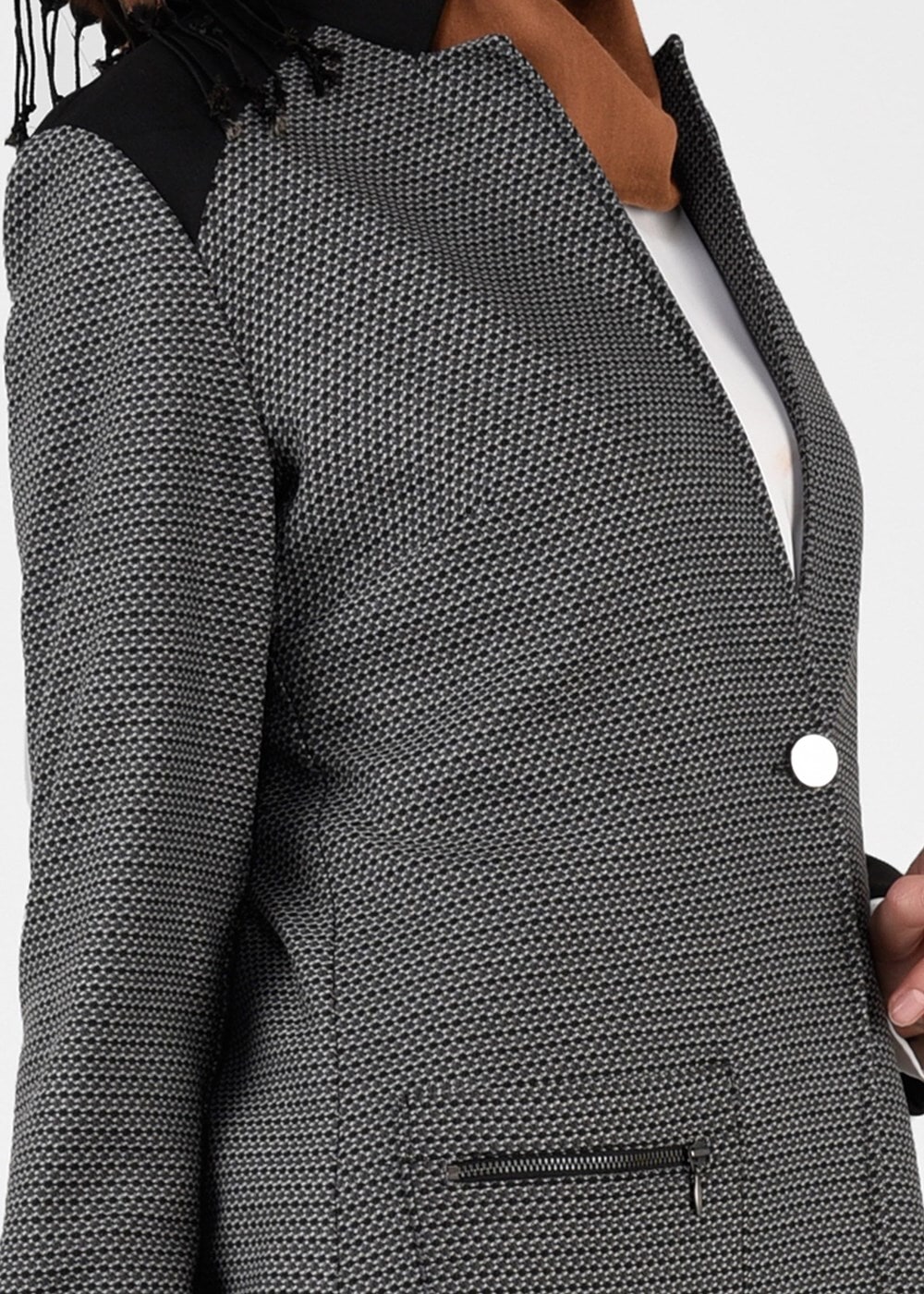 Tesettür giyim SİYAH DESENLİ DÜĞMELİ CEKET 4057 