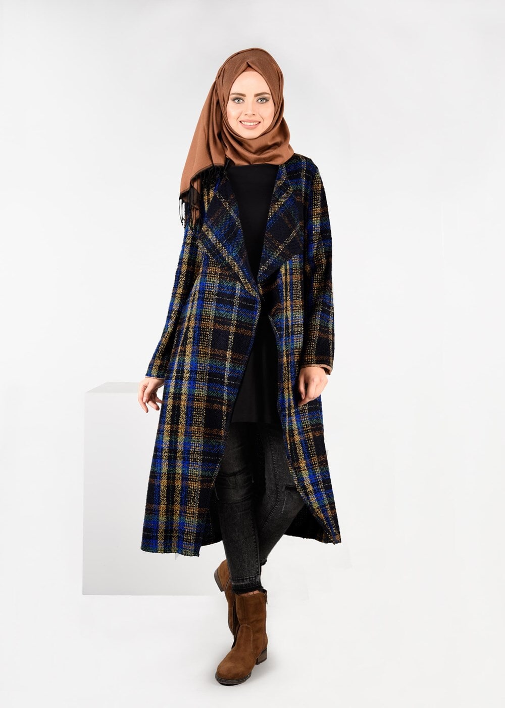 Tesettür giyim LACİVERT SUNİ DERİ KEMERLİ EKOSE CEKET 4711