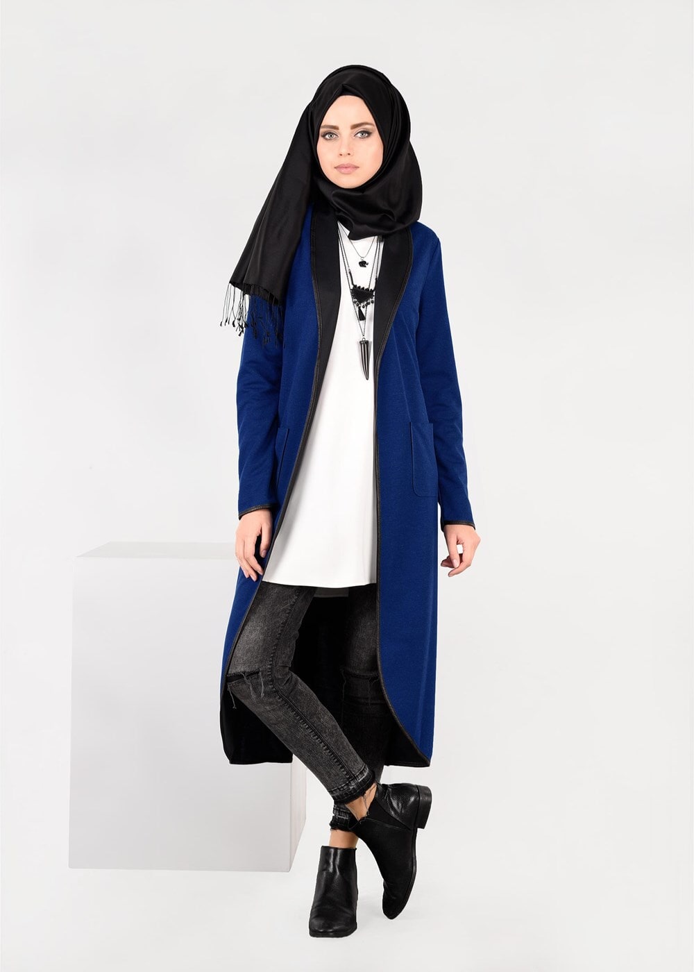 Tesettür giyim LACİVERT OVAL KESİM CEPLİ CEKET 4754 