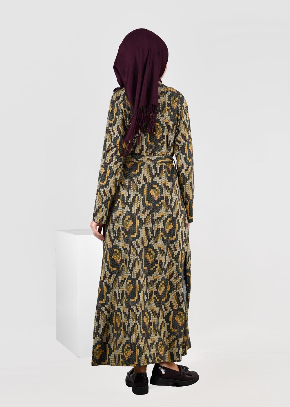 Tesettür giyim HAKİ YANLARI YIRTMAÇLI JAKAR HIRKA  4835 