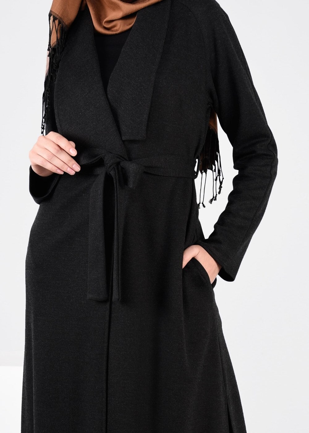 Tesettür giyim SİYAH KUŞAKLI HIRKA 4944