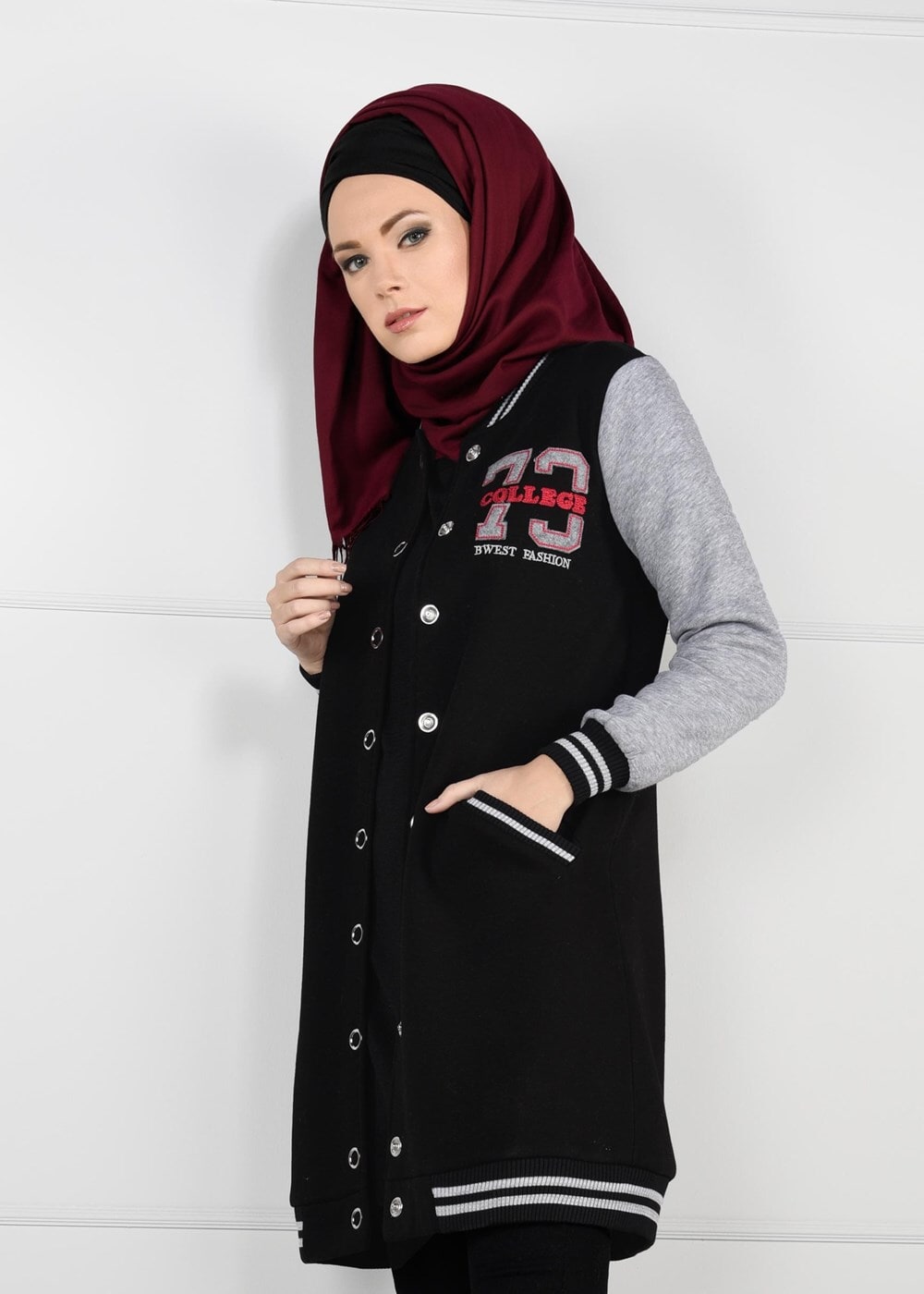 Tesettür giyim SİYAH ARMA DETAYLI RİBANALI KOLEJ CEKET 9221 