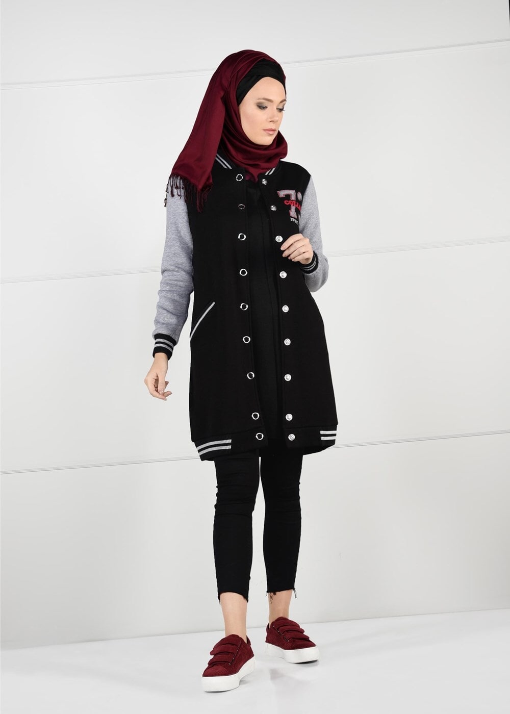 Tesettür giyim SİYAH ARMA DETAYLI RİBANALI KOLEJ CEKET 9221 